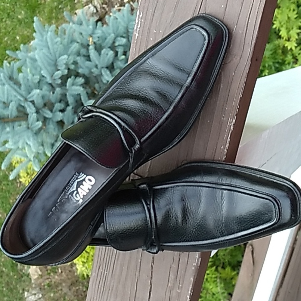 Ferragamo Men's Sz 8.5 Black Pebble Calf Loafer w/ original box